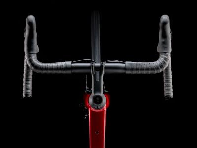 Trek Domane AL 2 61 Crimson to Dark Carmine Fade Produktbild 17